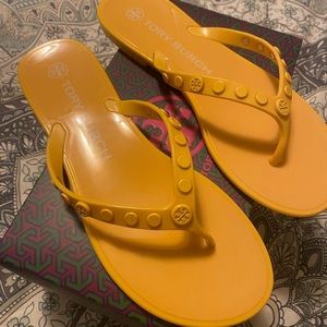 New Yellow Jelly Flip Flops - Tory Burch